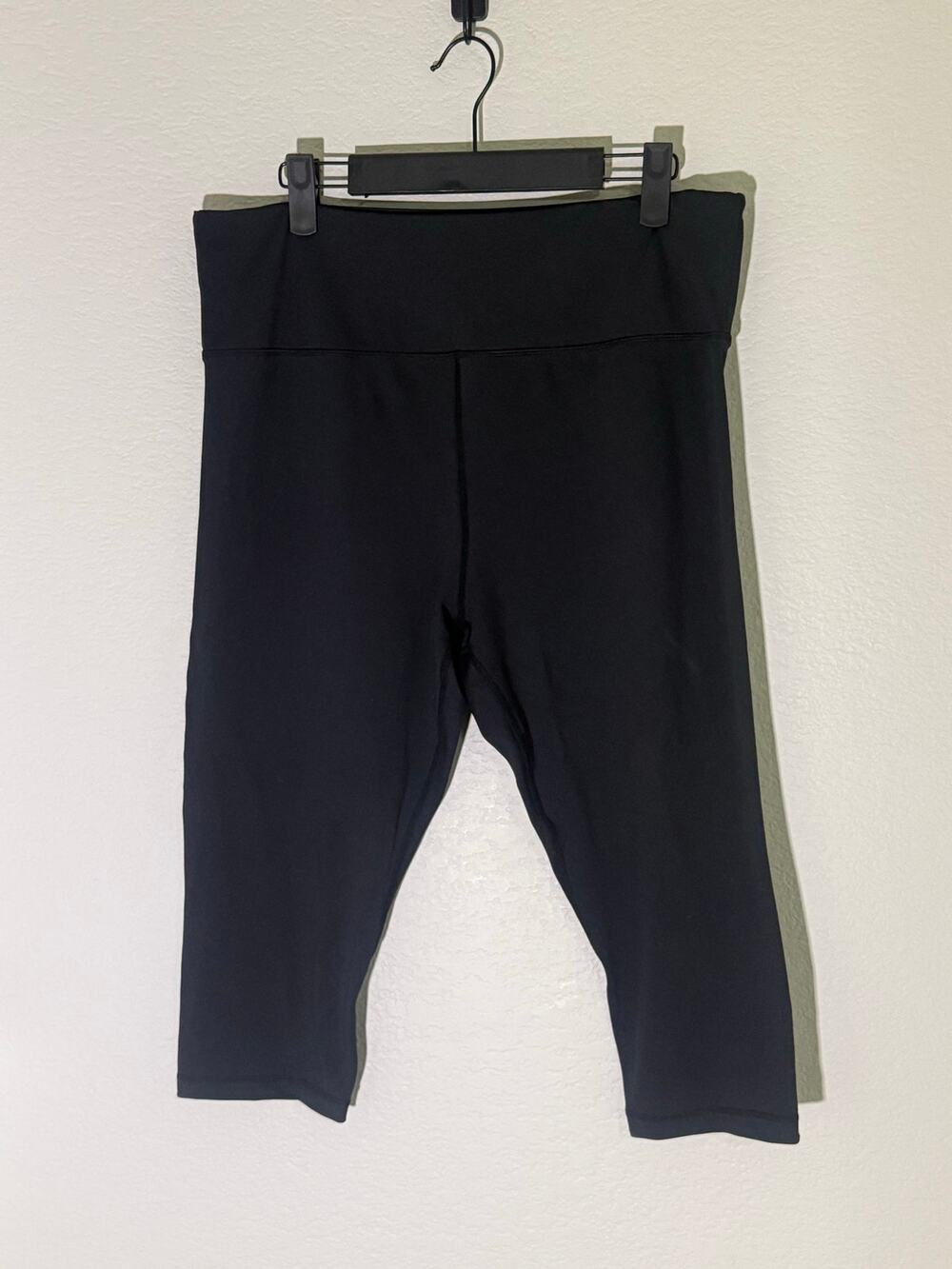 Zyia Active Black High Waist Capri Leggings 16-18 Stretch Athletic Yoga Pants